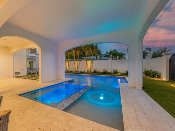 Luxury Beach Retreat on Anna Maria Island - Unforgettable Getaway